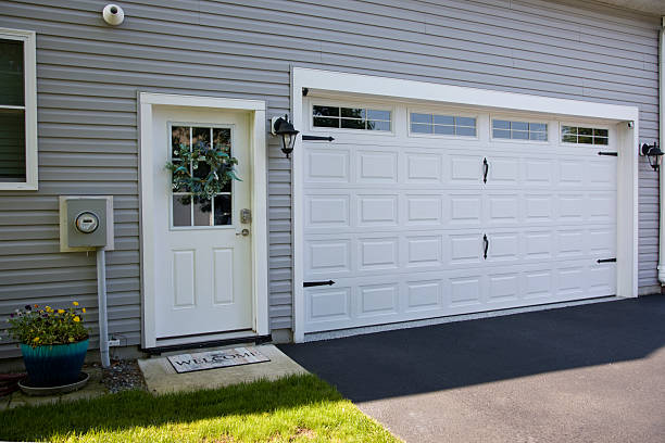 24/7 Emergency Garage Door Panel Replacement experts in Quinnesec, MI